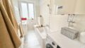 Bad mit Badewanne und WC